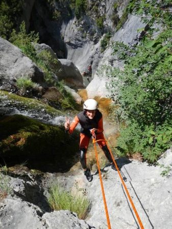 Rappel dans le cayon de Morghe